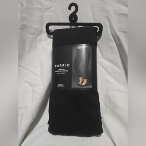 Cropped Leggings!! Torrid, Size 4, Black